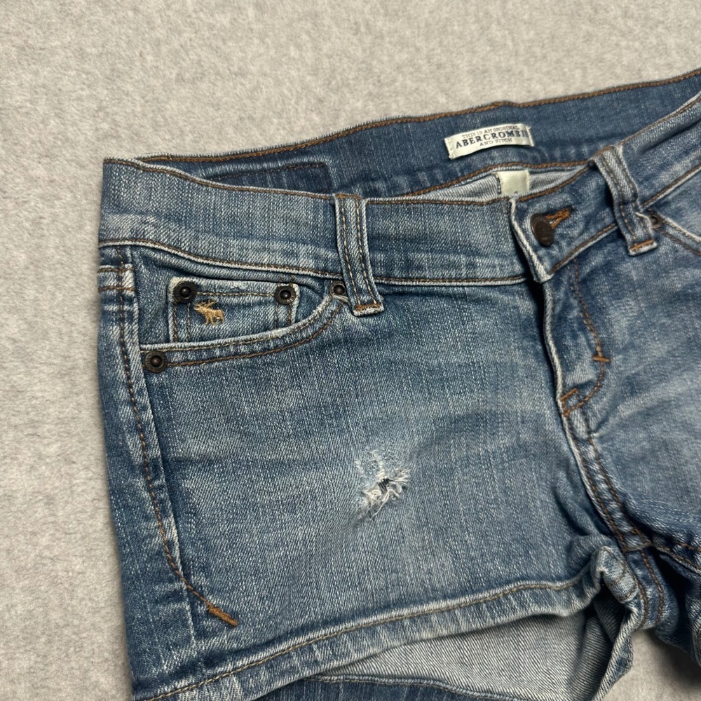 Y2K Abercrombie & Fitch Womens Sz 0 Blue Denim Low Rise Distressed Mini Shorts - Picture 2 of 8